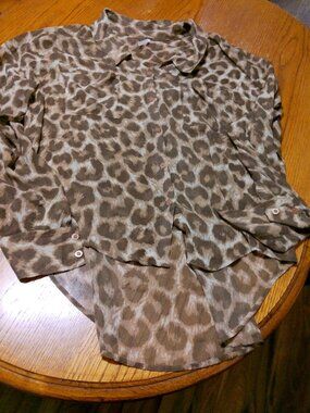 SIZE SMALL ANIMAL PRINT BLOUSE  FREE PEOPLE